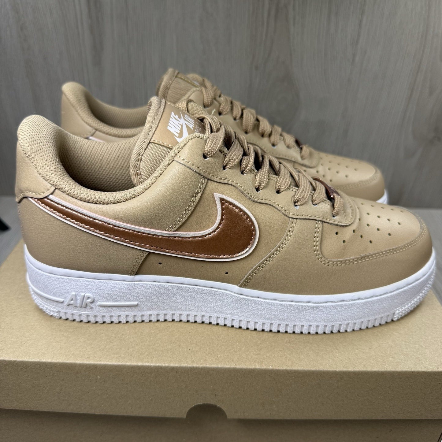 Nike Air Force 1 Trainers Tan Metallic Rose Size UK6.5 US9 EU40.5 DD1523-200