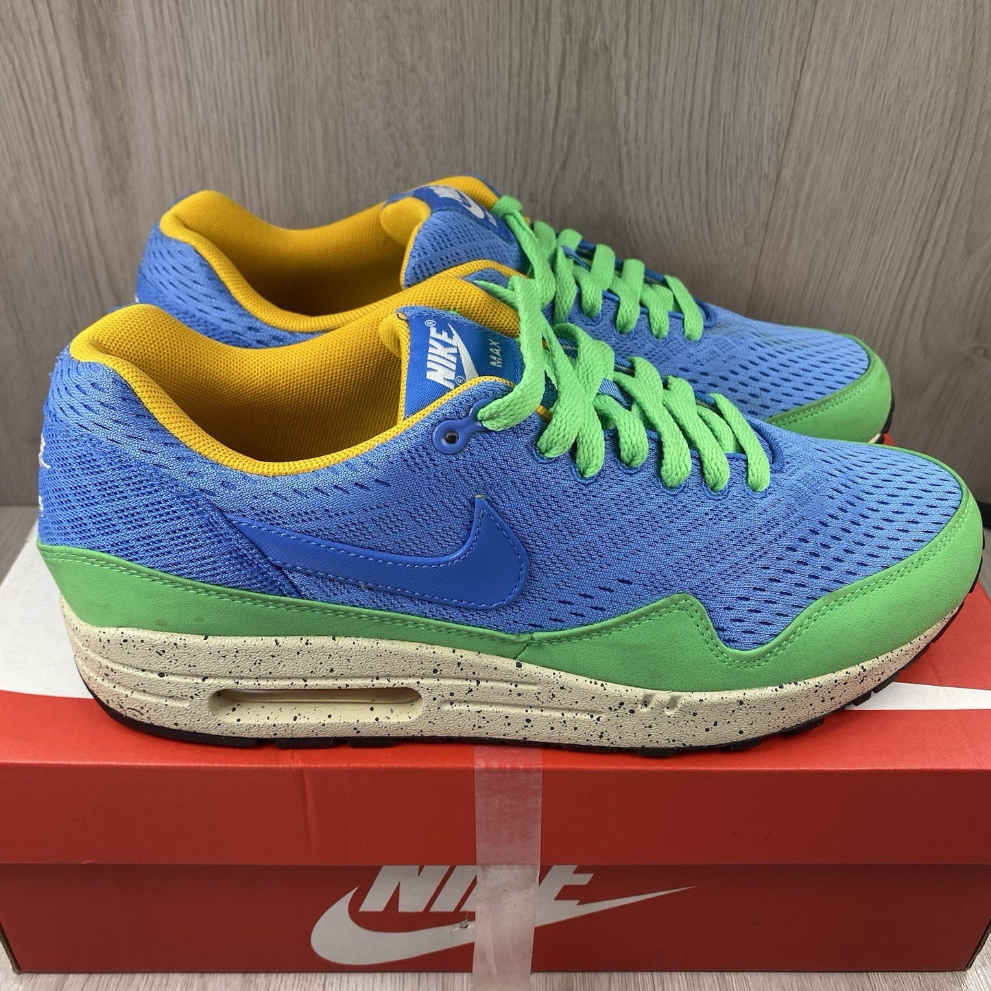 Nike Air Max 1 Trainers Beaches of Rio Blue Green Size UK8.5 US9.5 554718-443