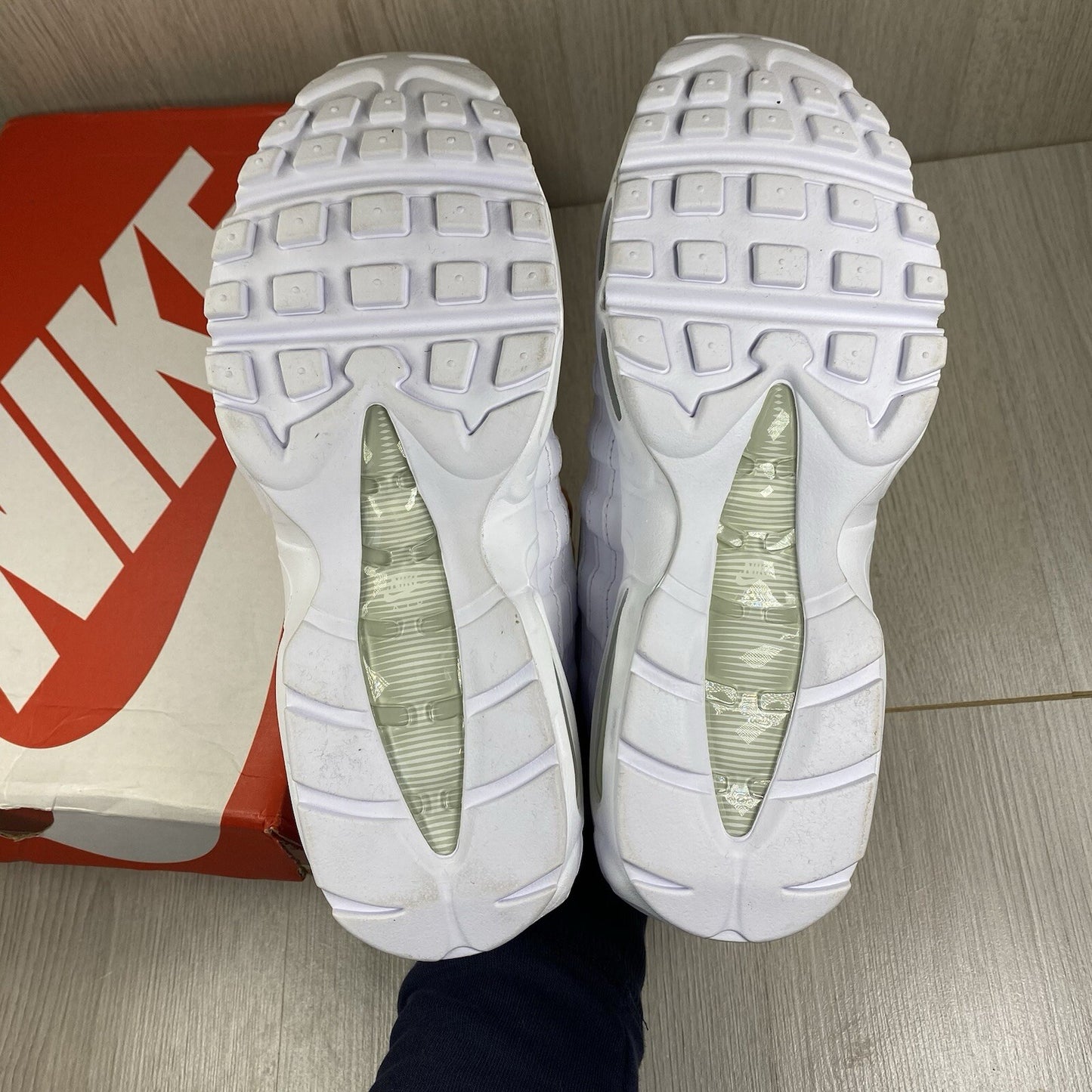 Nike Air Max 95 Trainers Triple White UK6 US7 EU40 CT1268-100