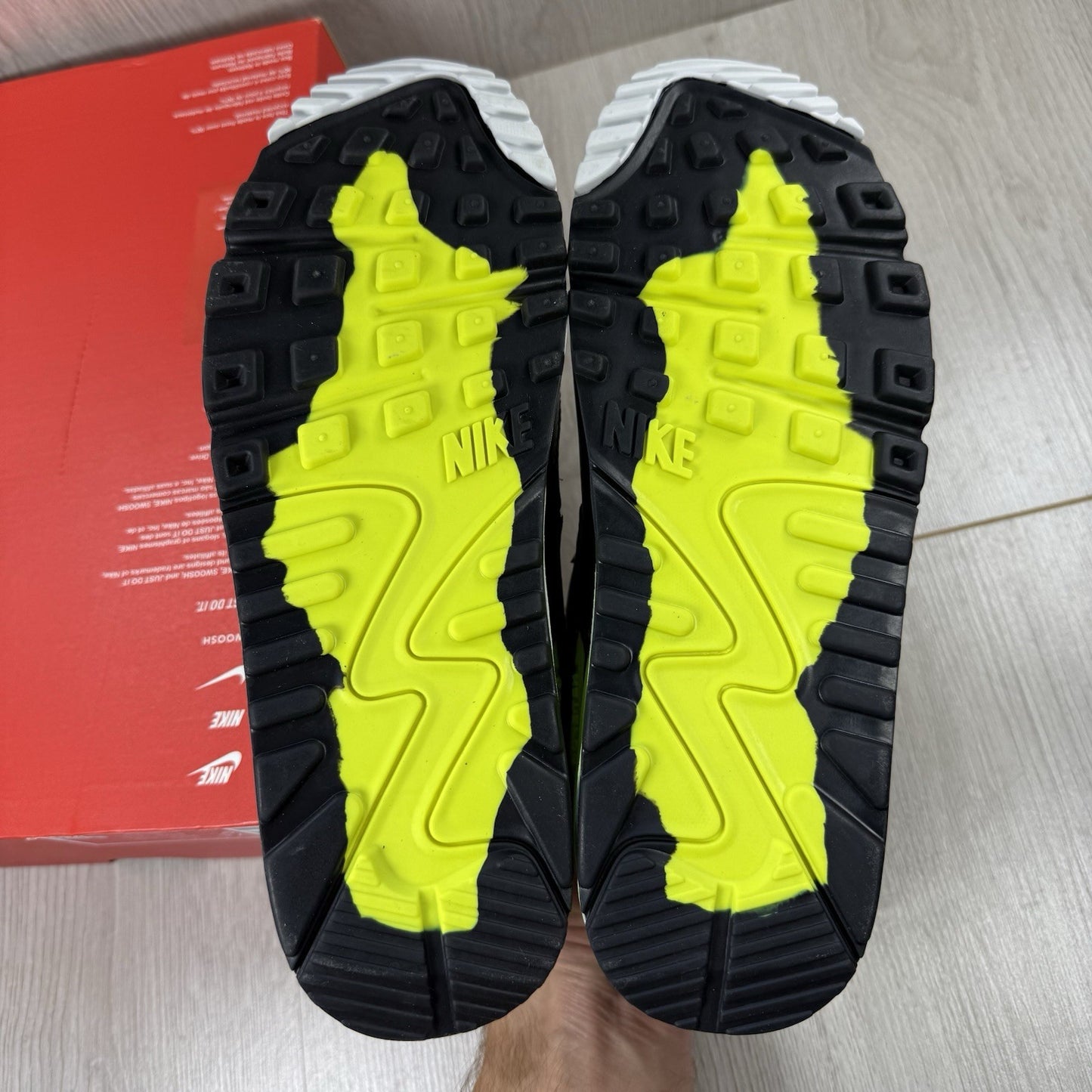 Nike Air Max 90 Gore-Tex Trainers White Grey Volt UK7.5 US8.5 EU42 FD5810-102