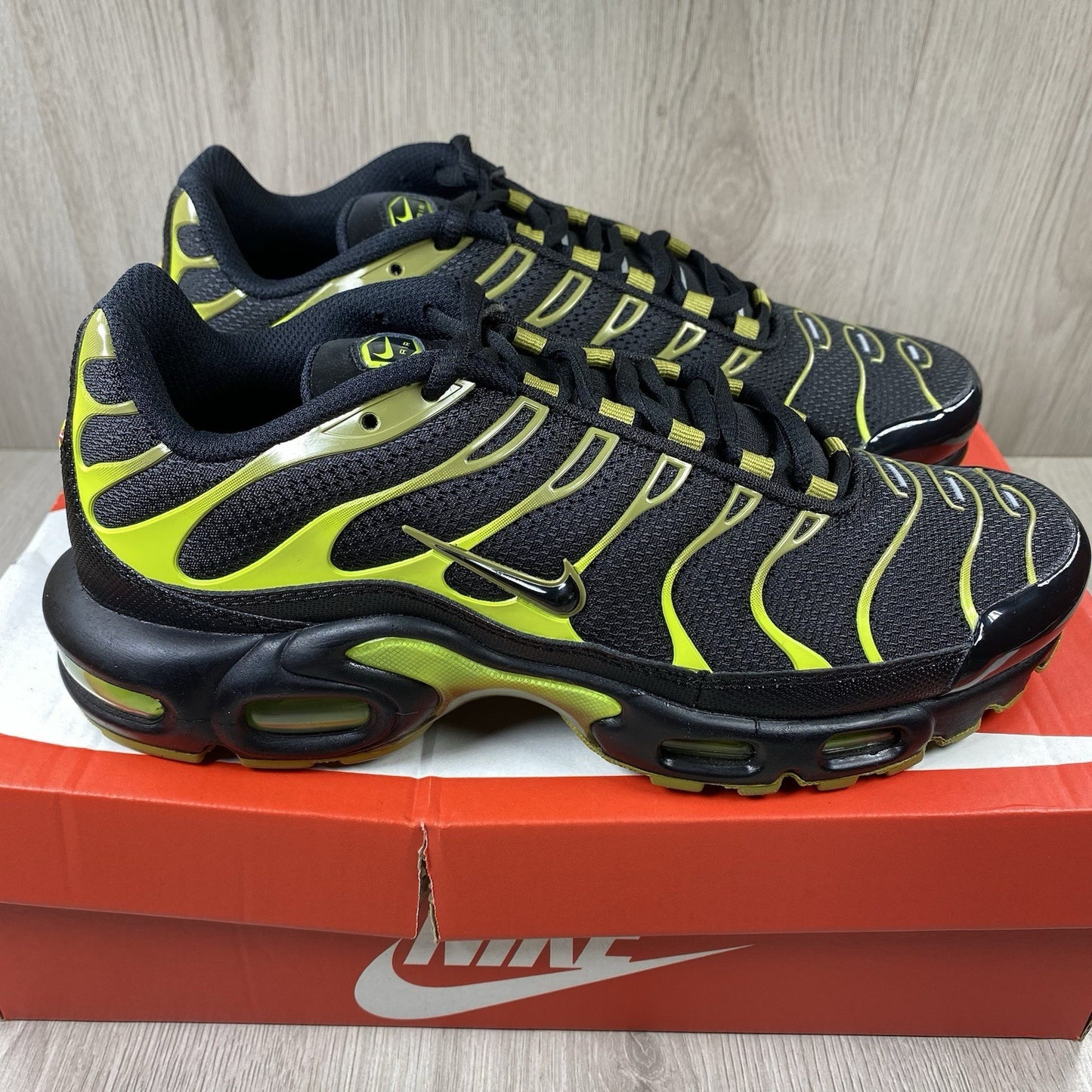 Nike Air Max Plus TN Trainers Black Pacific Moss Size UK6.5 US7.5 DM0032-010