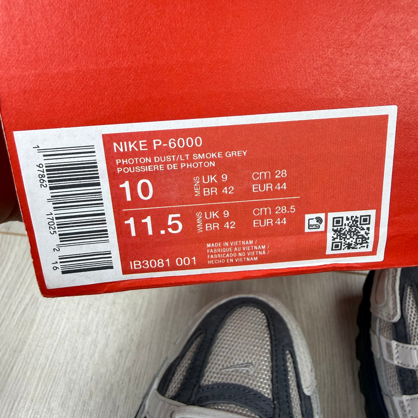 Nike P-6000 Photon Dust Anthracite