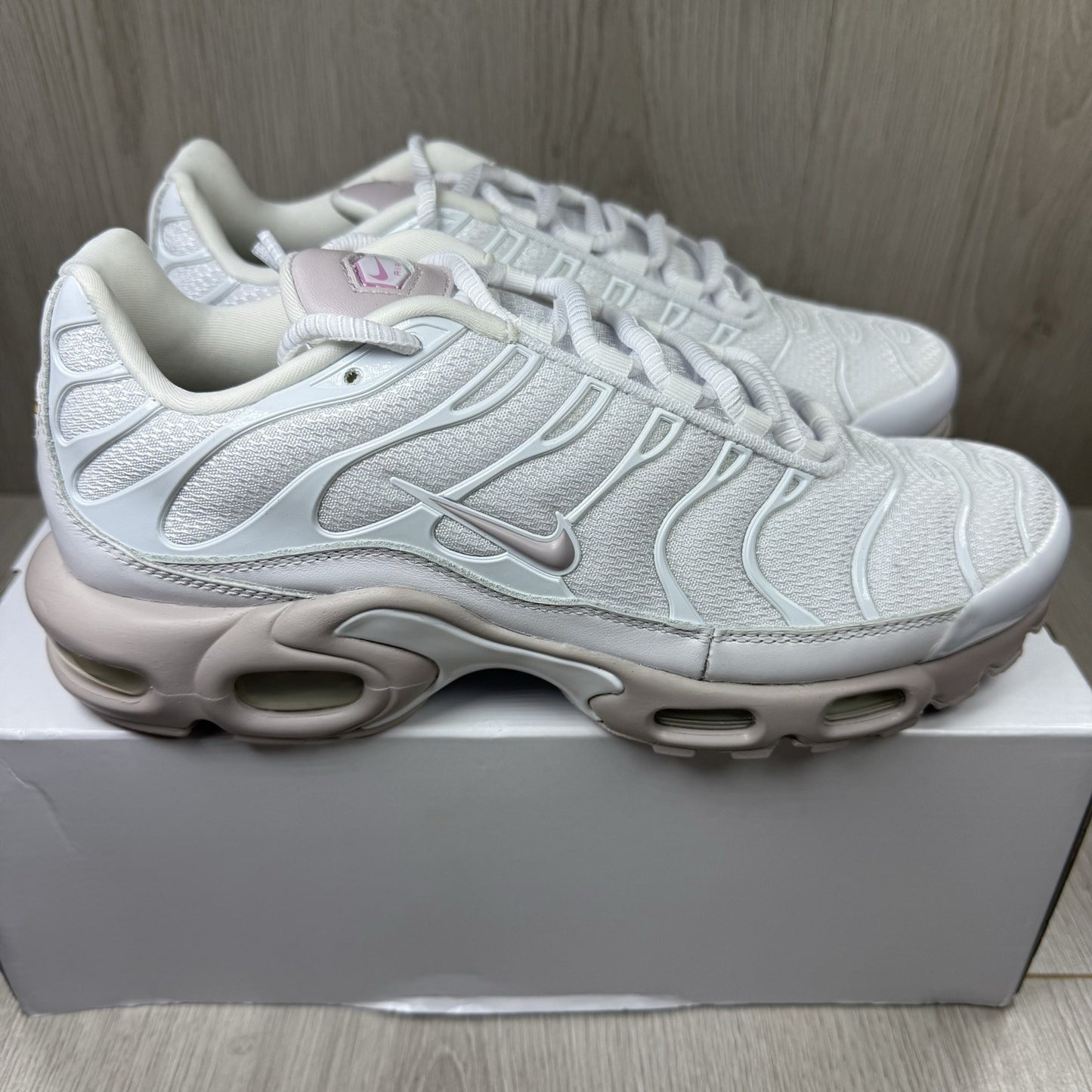 Nike Air Max Plus TN Trainers White Beige Size UK6 US8.5 EU40 HF0665-900