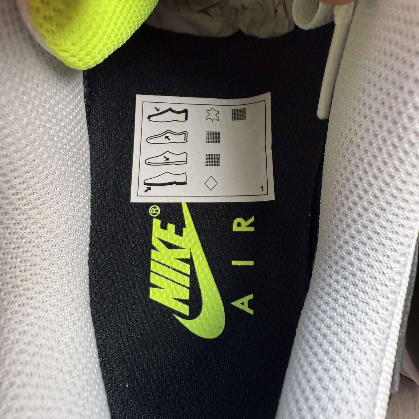 Nike Air Max 90 Gore-Tex Trainers White Grey Volt UK7.5 US8.5 EU42 FD5810-102