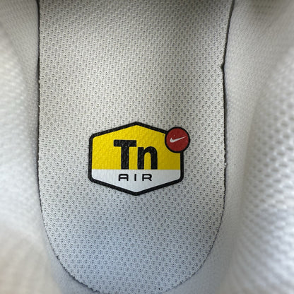 Nike Air Max Plus TN ESS Trainers Panda White Size UK7.5 US8.5 EU42 FV6264-001