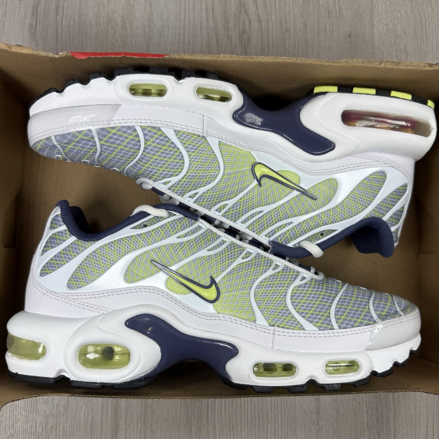 Nike Air Max Plus TN Trainers Pebble Grey Lime Size UK6 US7 EU40 HV6227-001