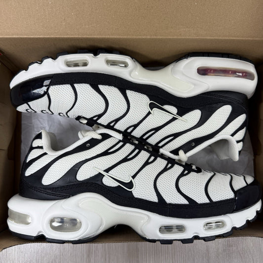 Nike Air Max Plus TN ESS Trainers Panda White Size UK7.5 US8.5 EU42 FV6264-001