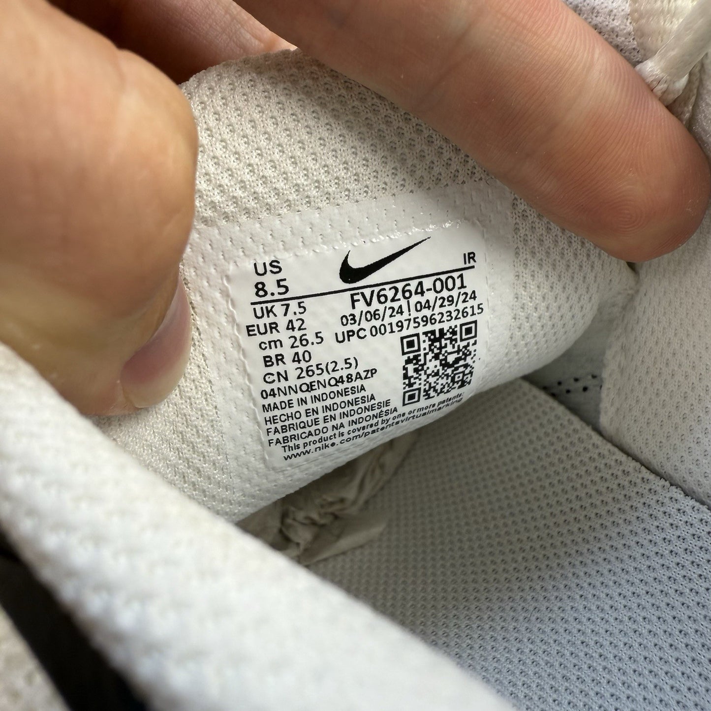 Nike Air Max Plus TN ESS Trainers Panda White Size UK7.5 US8.5 EU42 FV6264-001