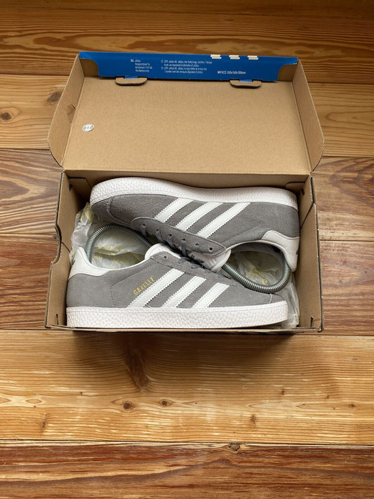 ADIDAS GAZELLE Kids Unisex Trainers Grey White UK3 US3.5 EU35 1/2 FW0716 NEW