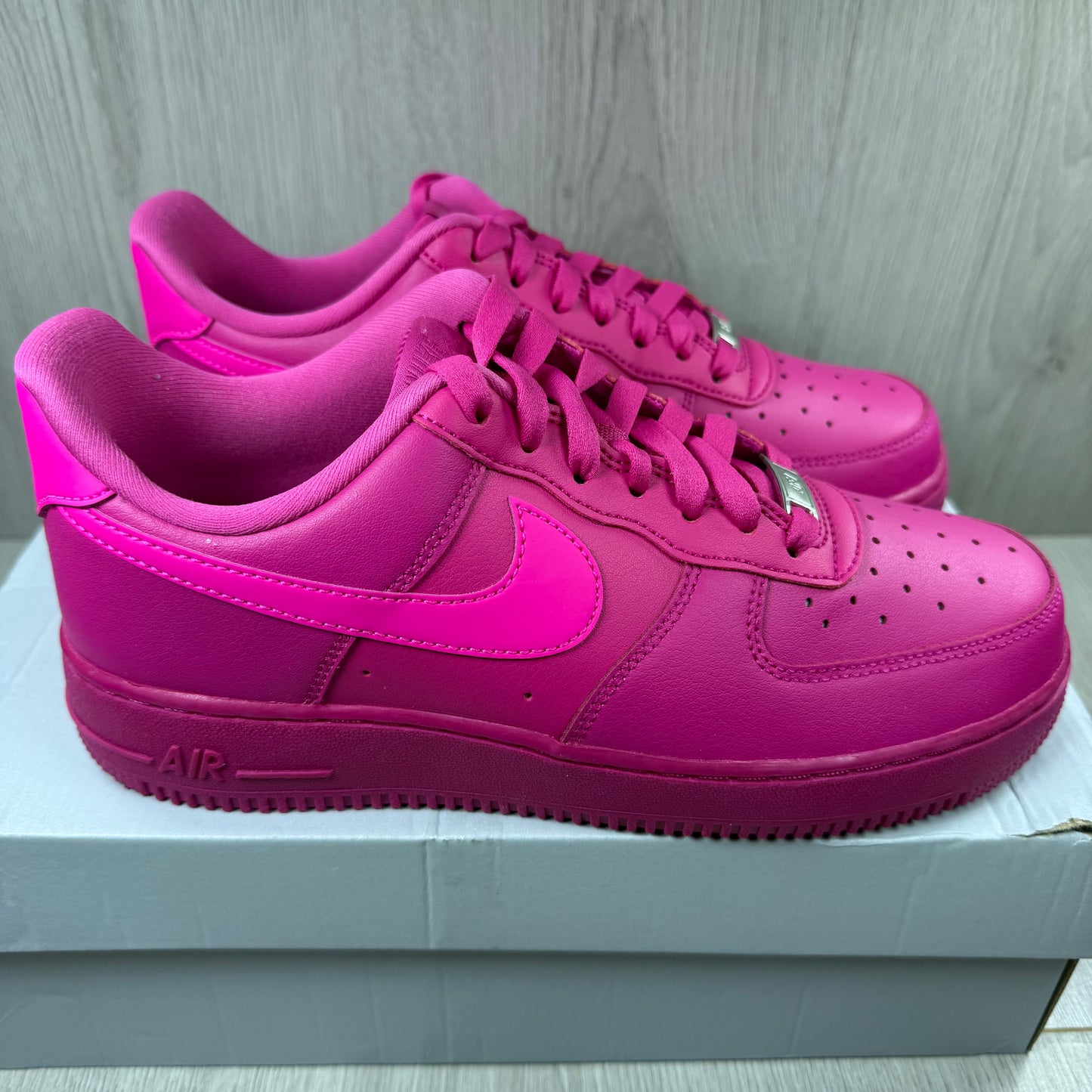 Nike Wmns Air Force 1 '07 'Fireberry'