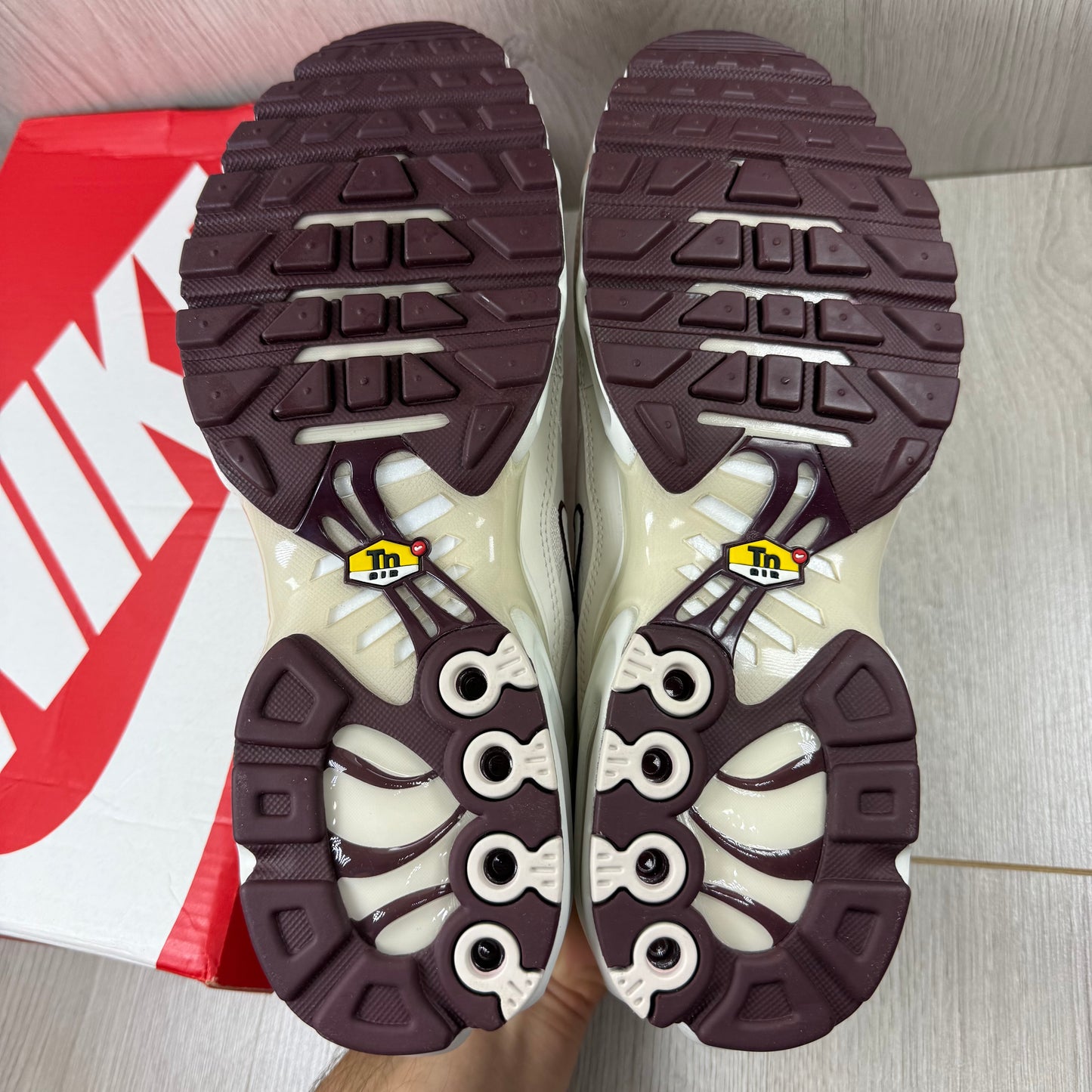 Nike TN Air Max Plus Premium Phantom Light Bone