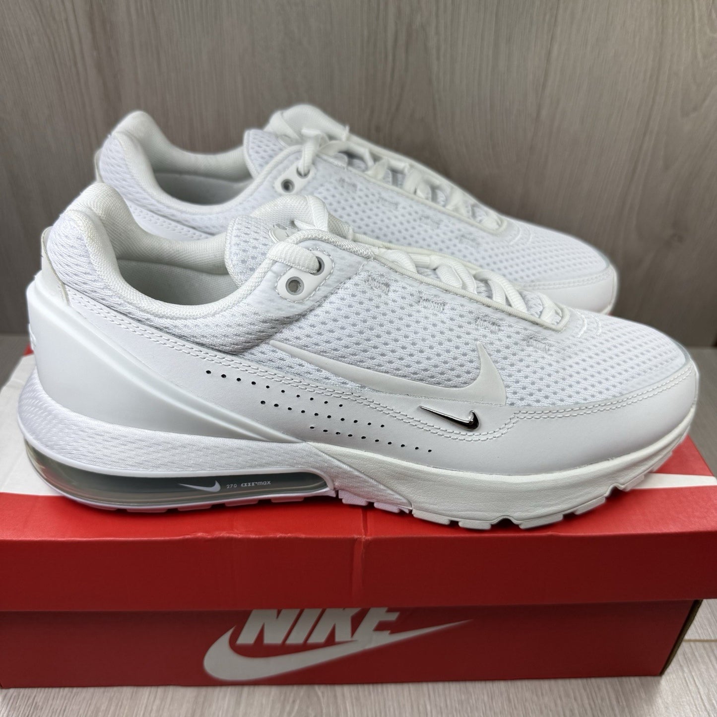 Nike Air Max Pulse Trainers Shoes Summit White Size UK8.5 US9.5 EU43 DR0453-101