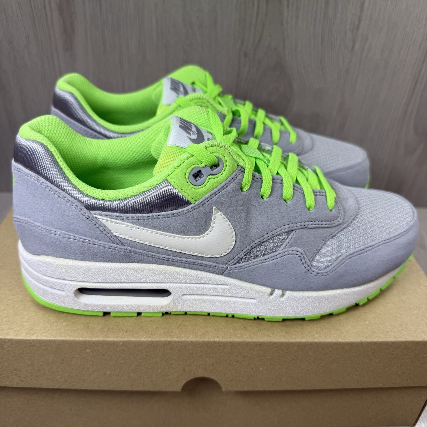 Nike Air Max 1 Premium Trainers Venom Wolf Grey Size UK6 US6.5 EU39 555766-013
