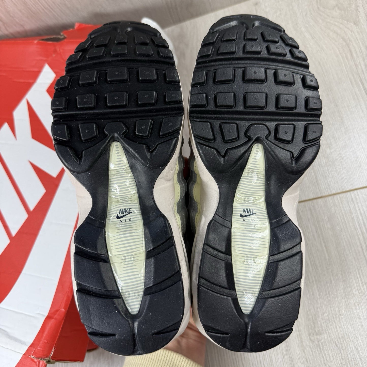 Nike Air Max 95 Trainers Toggle Metallic Silver Size UK3.5 US6 EU36.5 FD0798-001