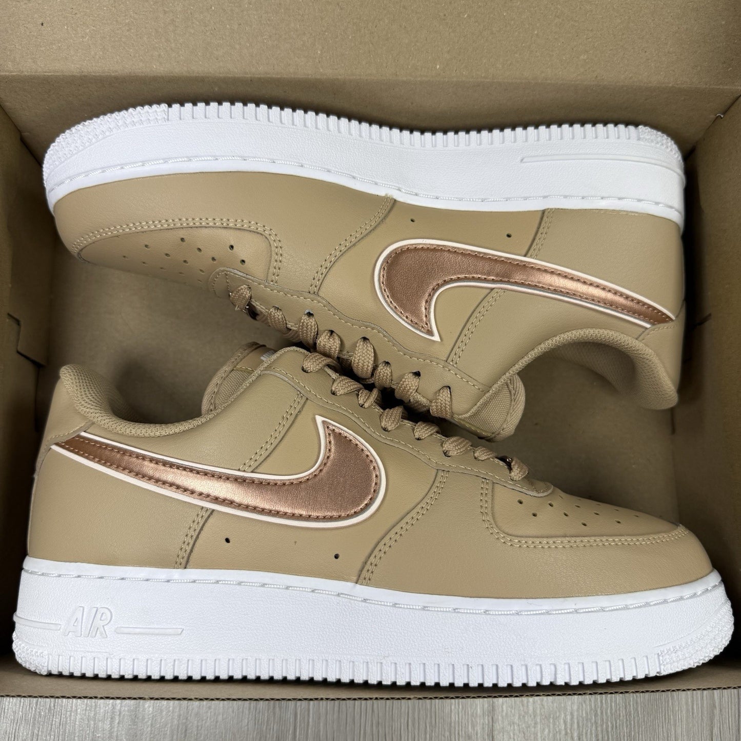 Nike Air Force 1 Trainers Tan Metallic Rose Size UK6.5 US9 EU40.5 DD1523-200