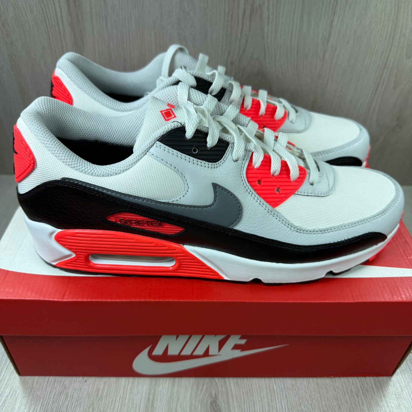 Nike Air Max 90 GORE-TEX 'Infrared'