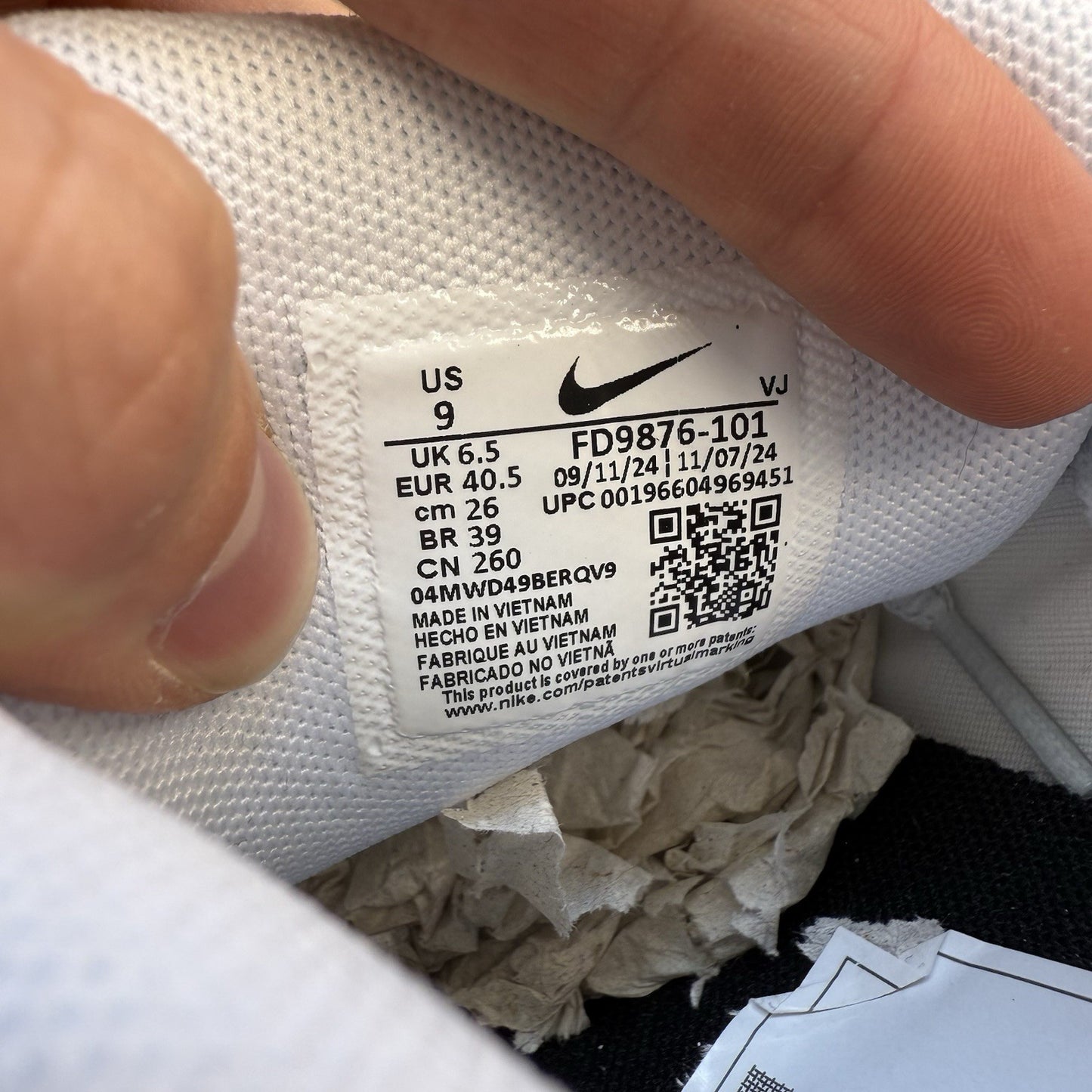 Nike P-6000 Trainers Metallic Silver Platinum Size UK6.5 FD9876-10113