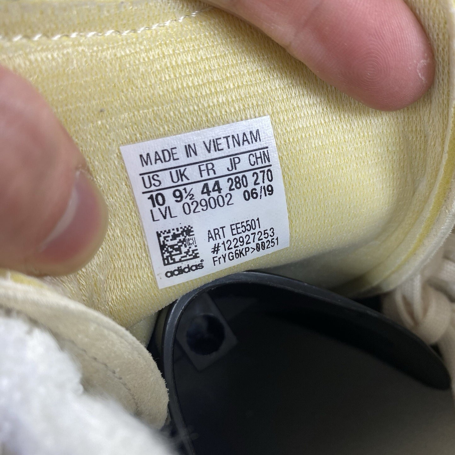 Adidas Gazelle Trainers Ecru Tint Beige White Size UK9.5 EE55017