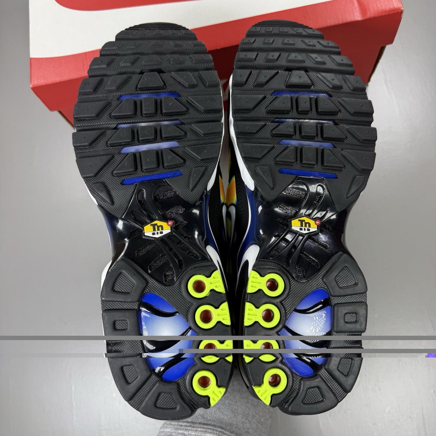 Nike Air Max Plus TN Trainers Heat Map Size UK8.5 IH4458-0019