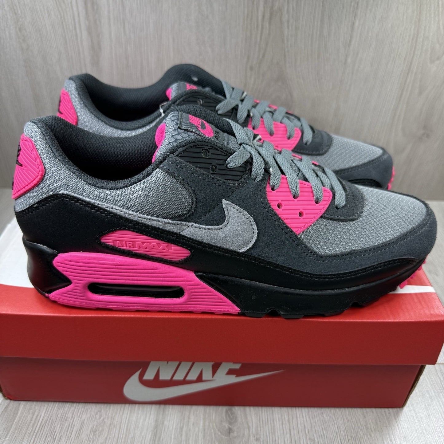 Nike Air Max 90 Trainers Wolf Grey Hyper Pink Size UK10 DM0029-0109