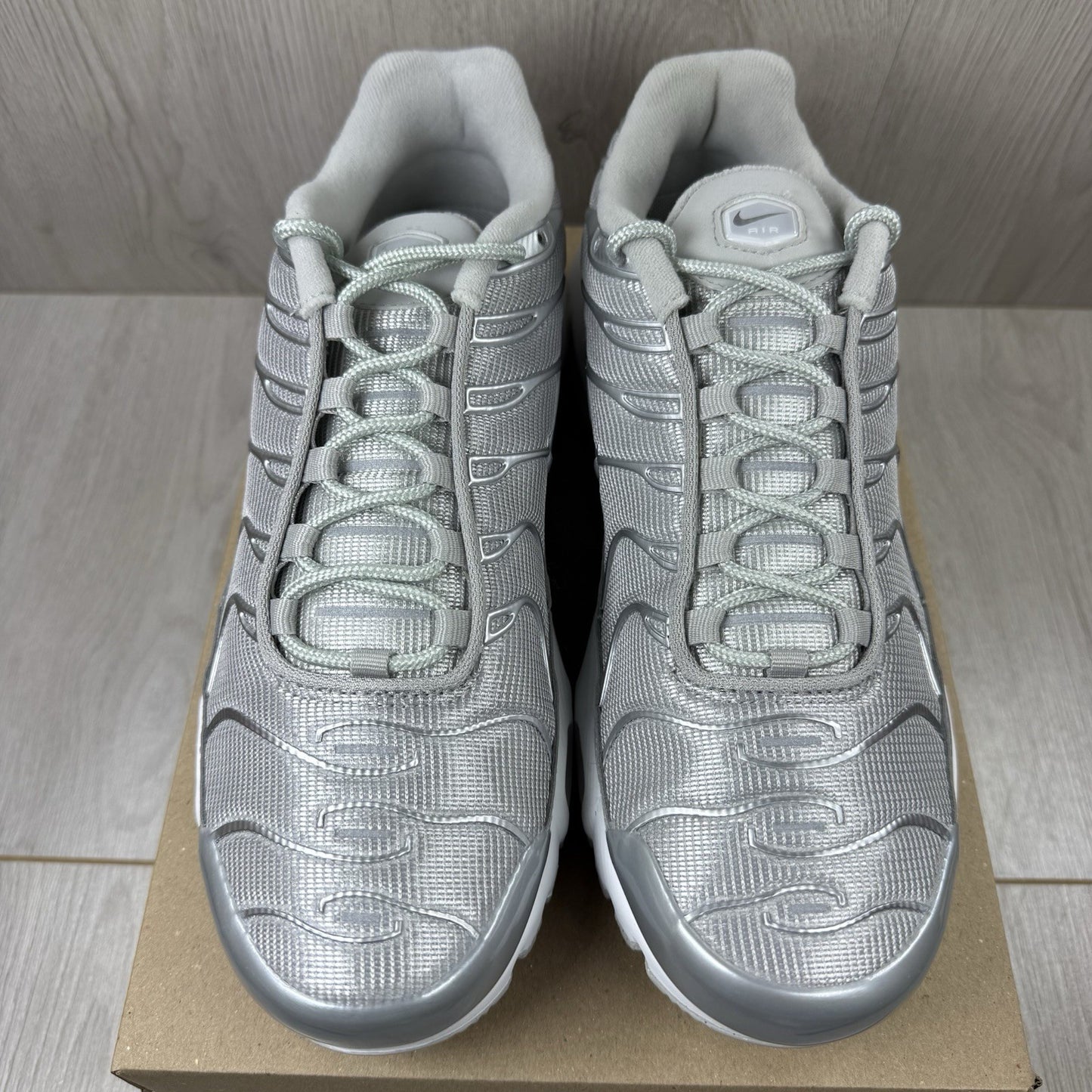 Nike TN Air Max Plus Trainers Metallic Silver White Size UK7 FJ1012-0952