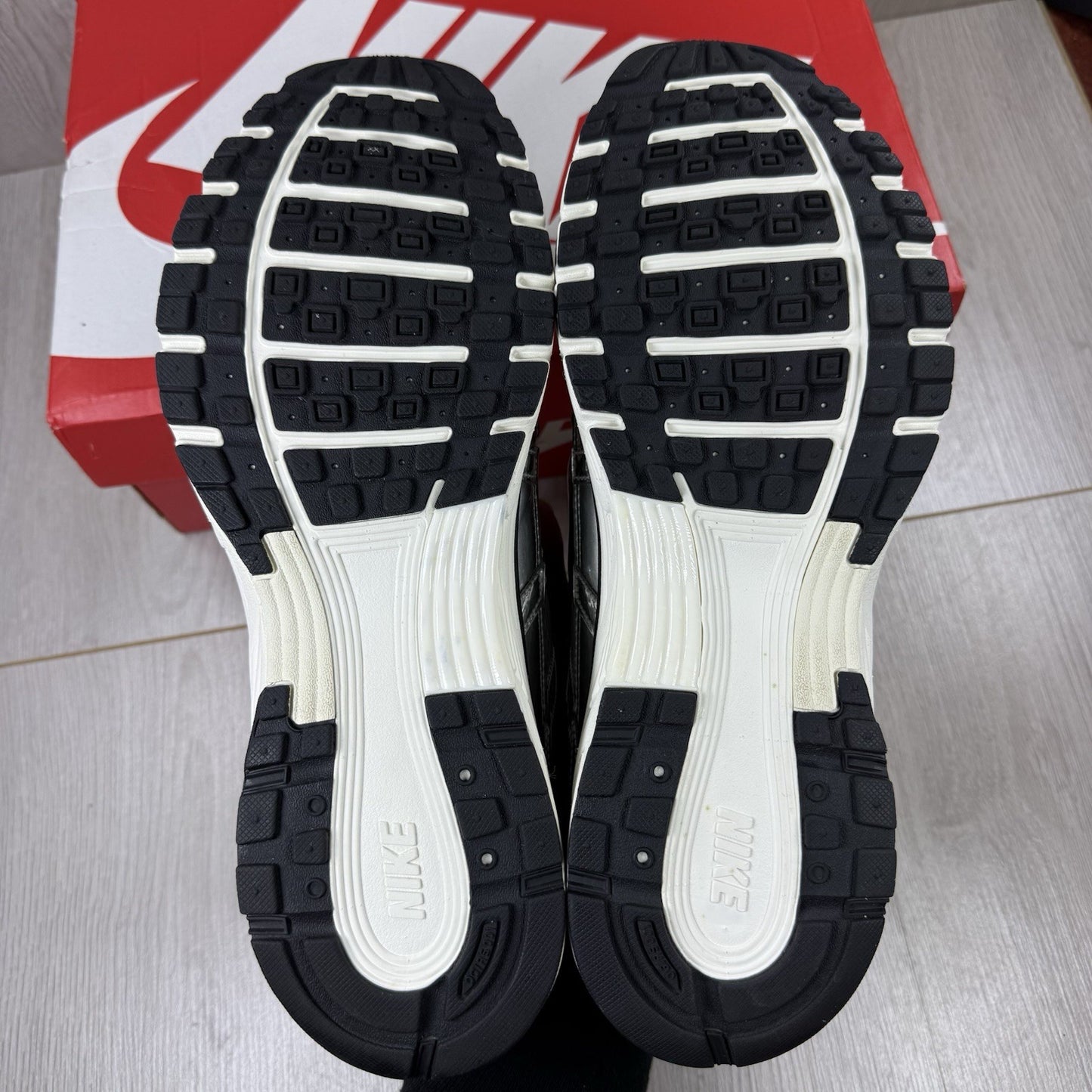 Nike P-6000 Trainers Metallic Silver White Size UK9 CN0149-00110