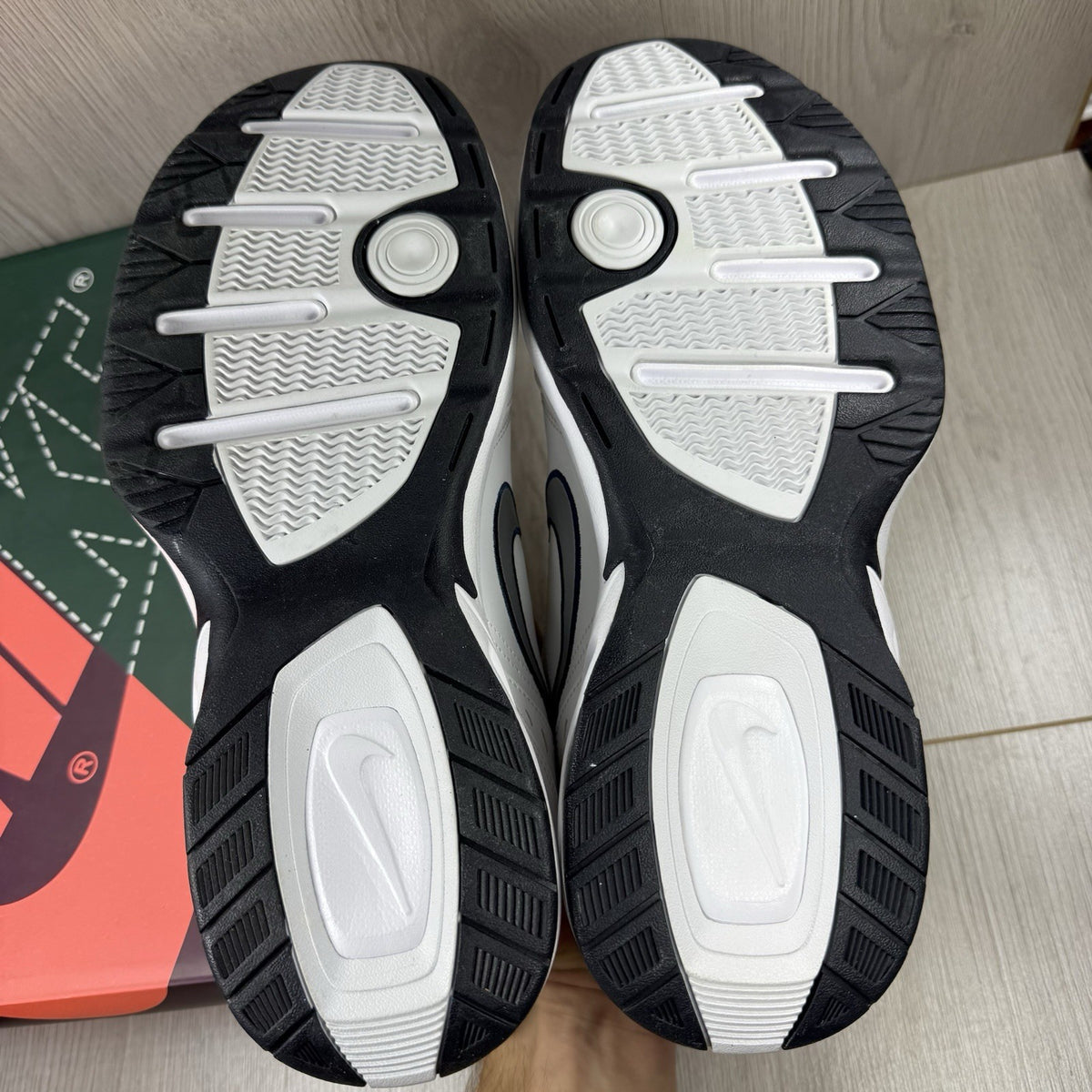 Nike Air Monarch IV Trainers White Midnight Navy UK10.5 416355-1024