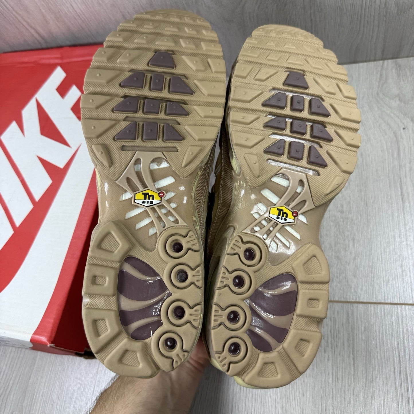 Nike Air Max Plus TN Trainers Sesame Size UK7 FZ5049-2225