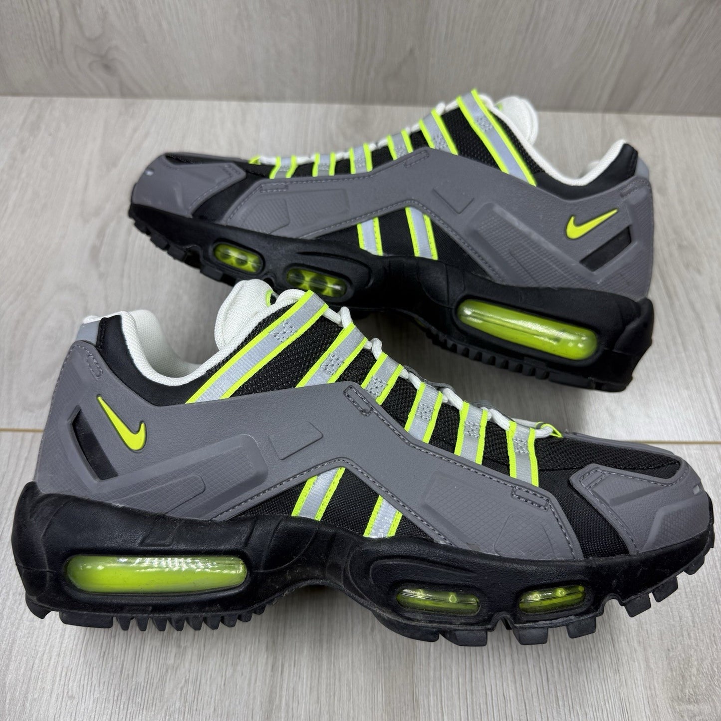 Nike Air Max 95 NDSTRKT Trainers Neon Black Size UK7.5 CZ3591-0020