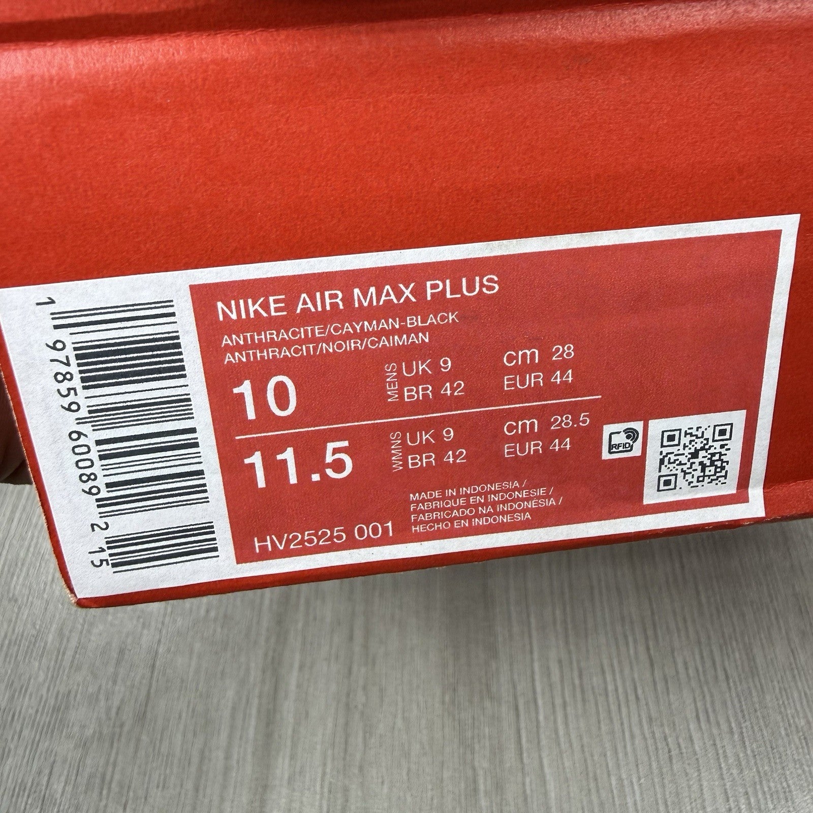 Nike Air Max Plus TN Trainers Iridescent White Size UK9 HV2525-00113