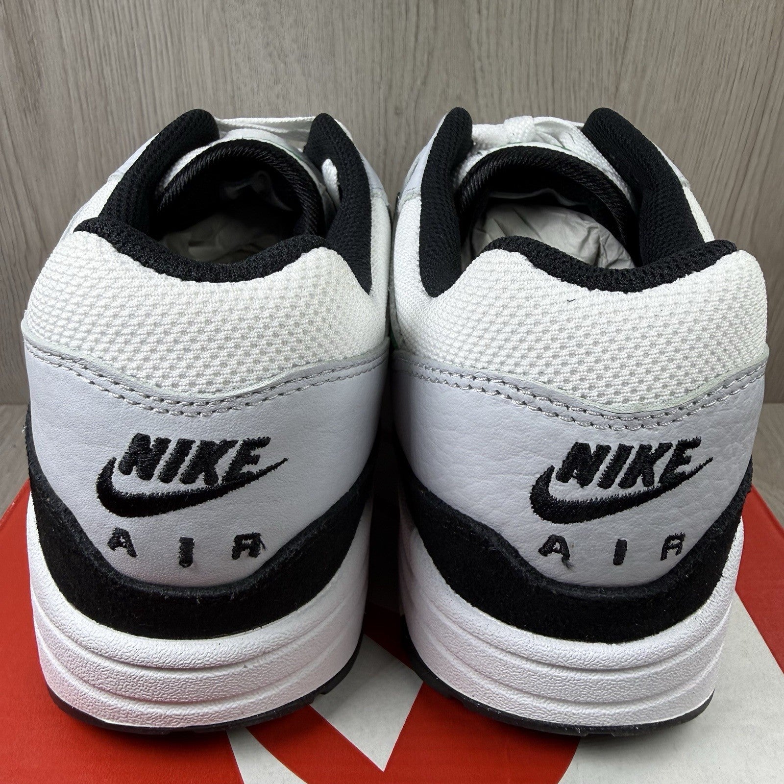 Nike Air Max 1 Trainers White Black Stadium Green Size UK8.5 FN6952-1003