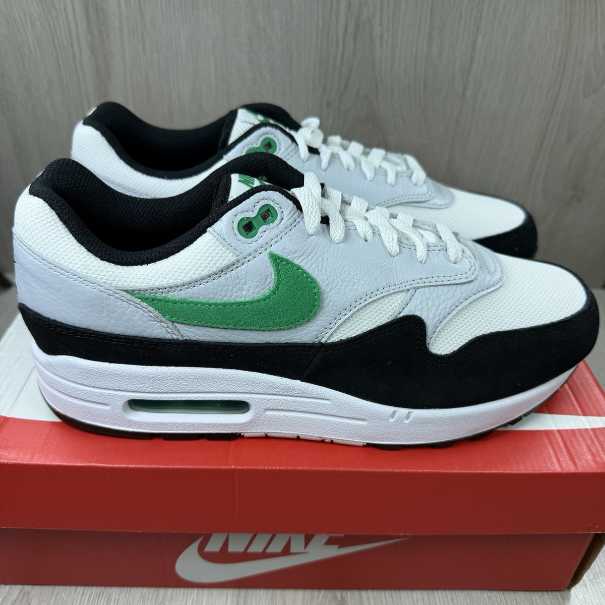 Nike Air Max 1 Trainers White Black Stadium Green Size UK9.5 FN6952-1001