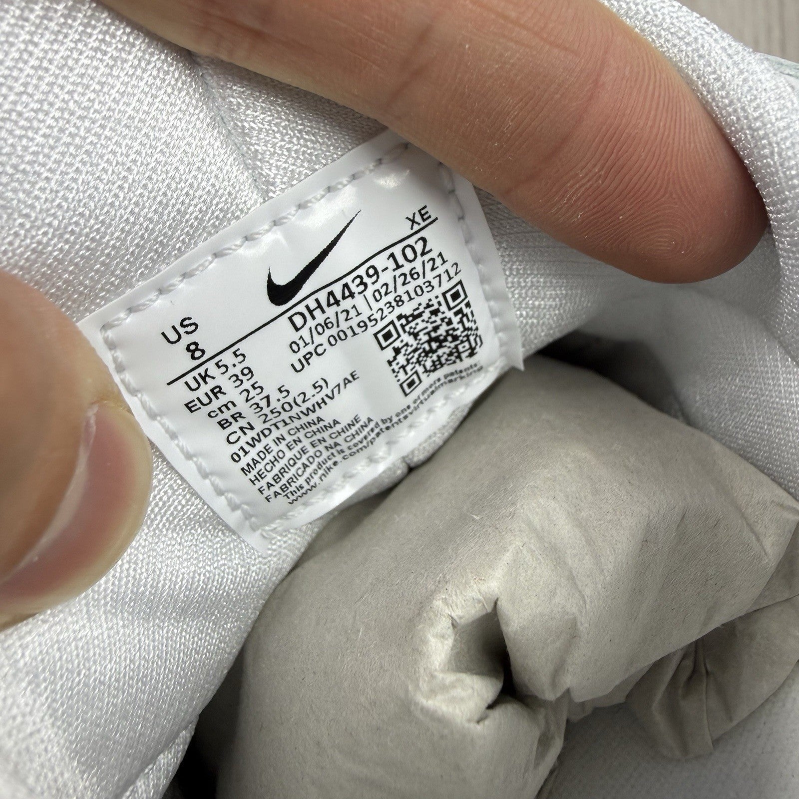 Nike Air Huarache Trainers Triple White Size UK5.5 DH4439-1027