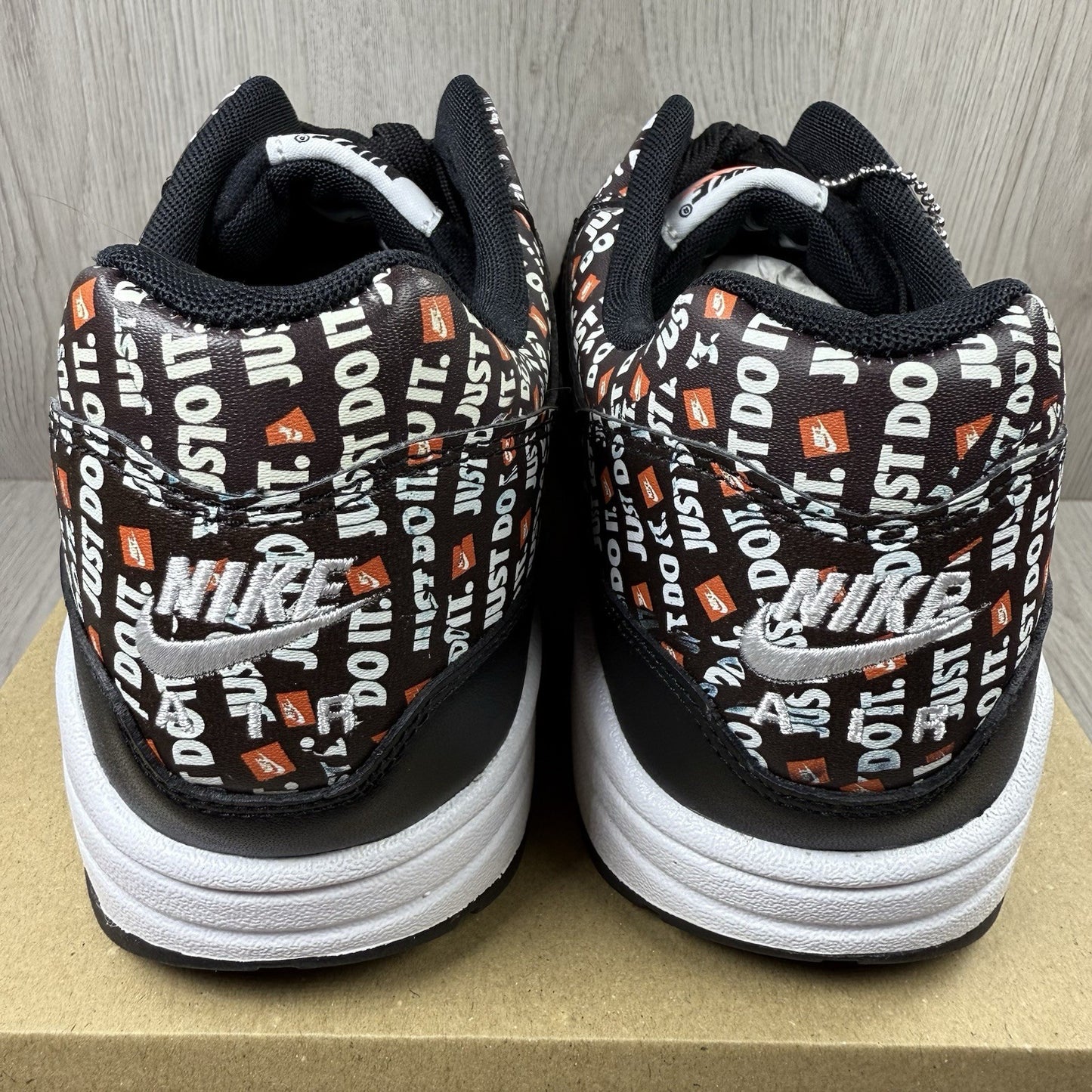 Nike Air Max 1 Trainers Just Do It Pack Black Size UK9 875844-00910