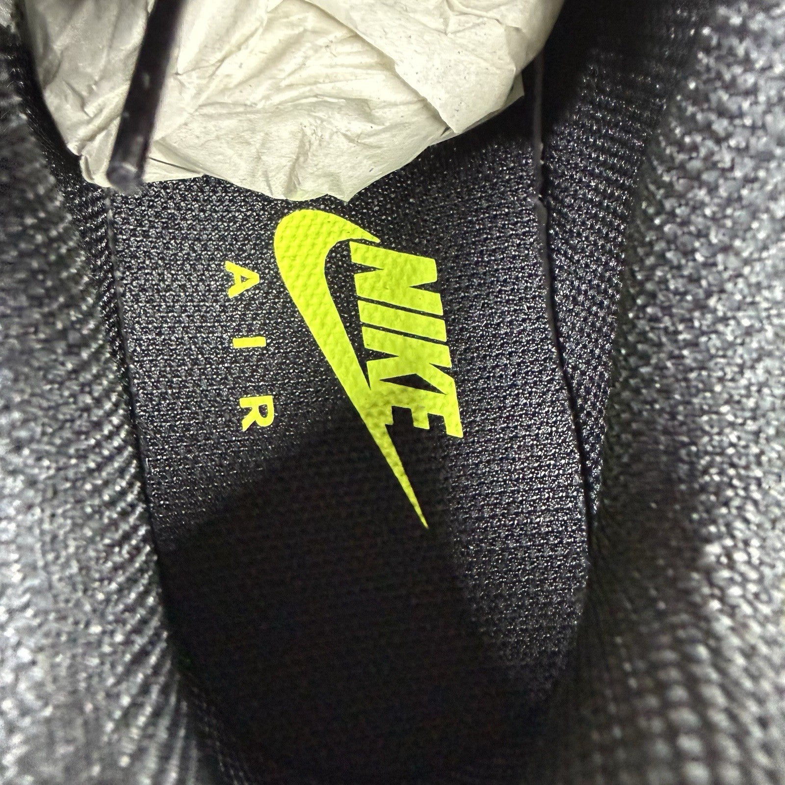 Nike Air Max Plus TN Trainers Heat Map Size UK8.5 IH4458-00110