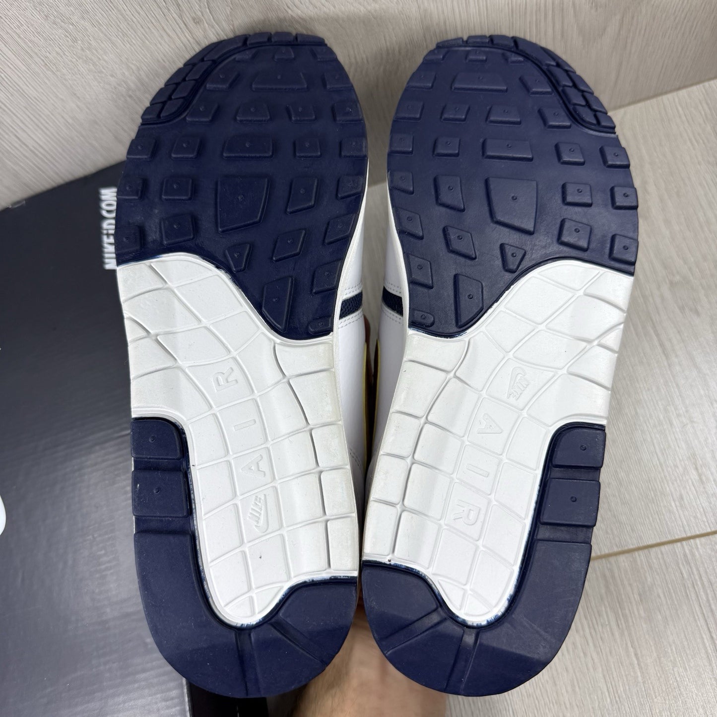 Nike Air Max 1 Essential Trainers Olympic White Size UK11 537383-1274