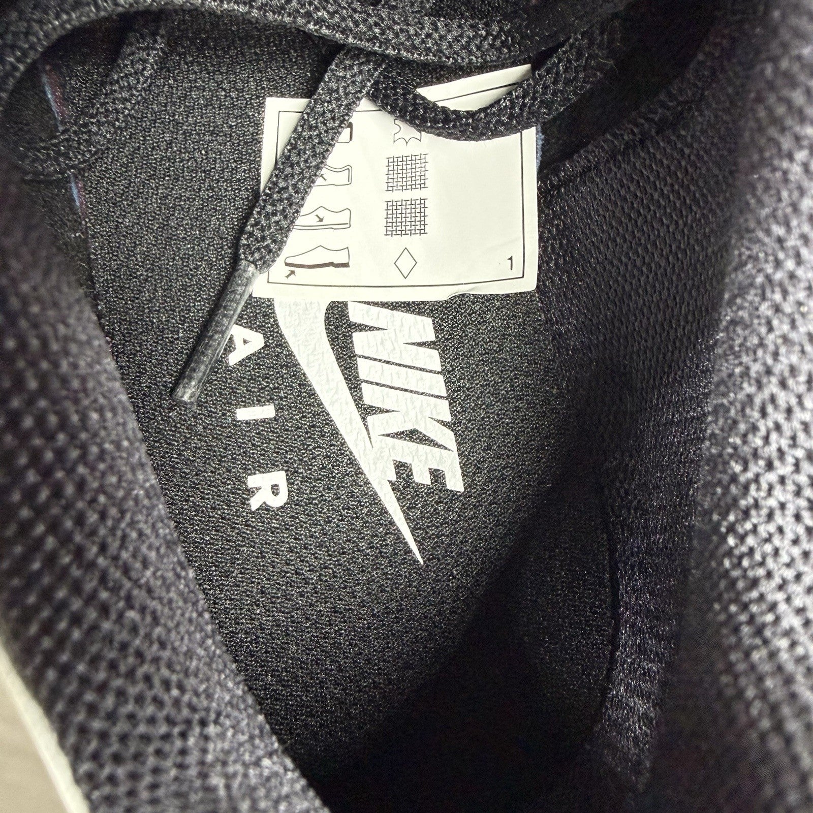 Nike Air Max Plus TN Tiempo Trainers Black White Size UK6.5 HF0074 00111