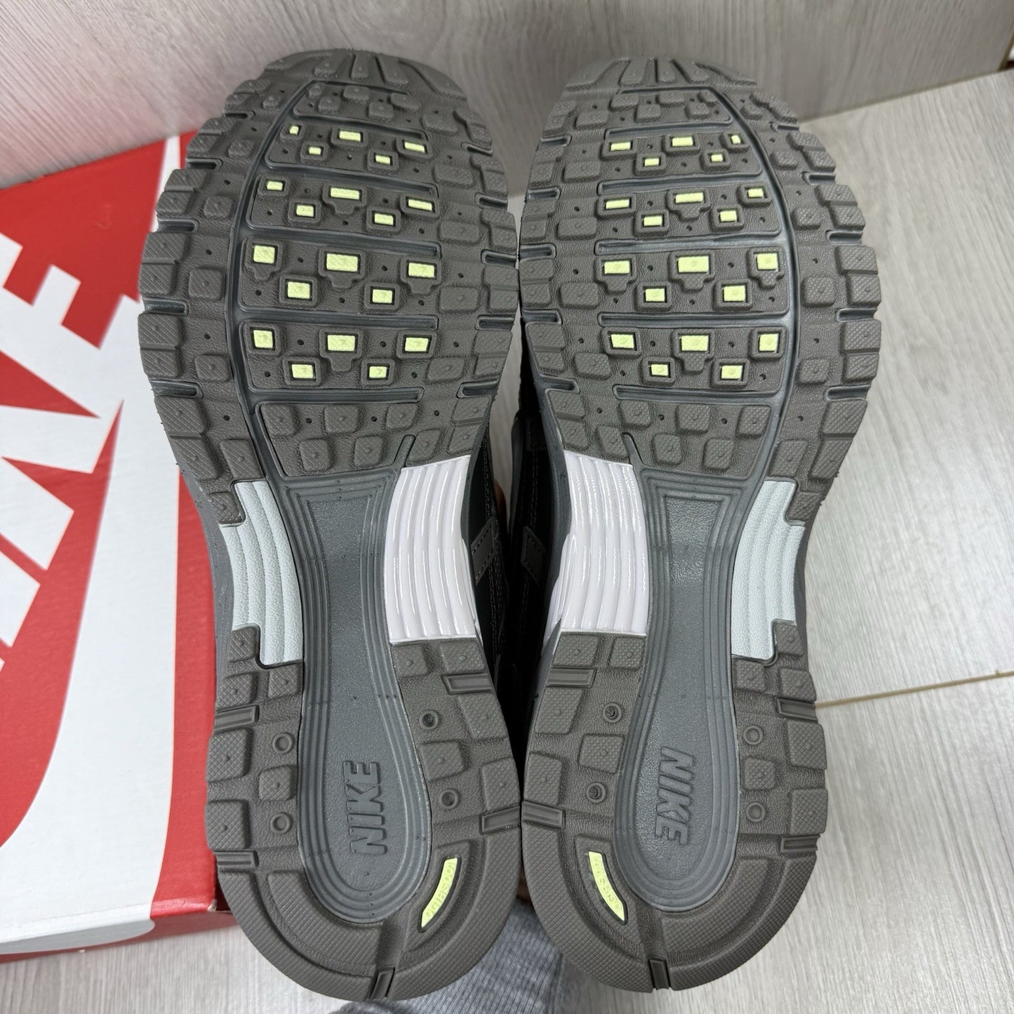 Nike P-6000 Trainers Cave Stone Size UK7 CD6404-2025