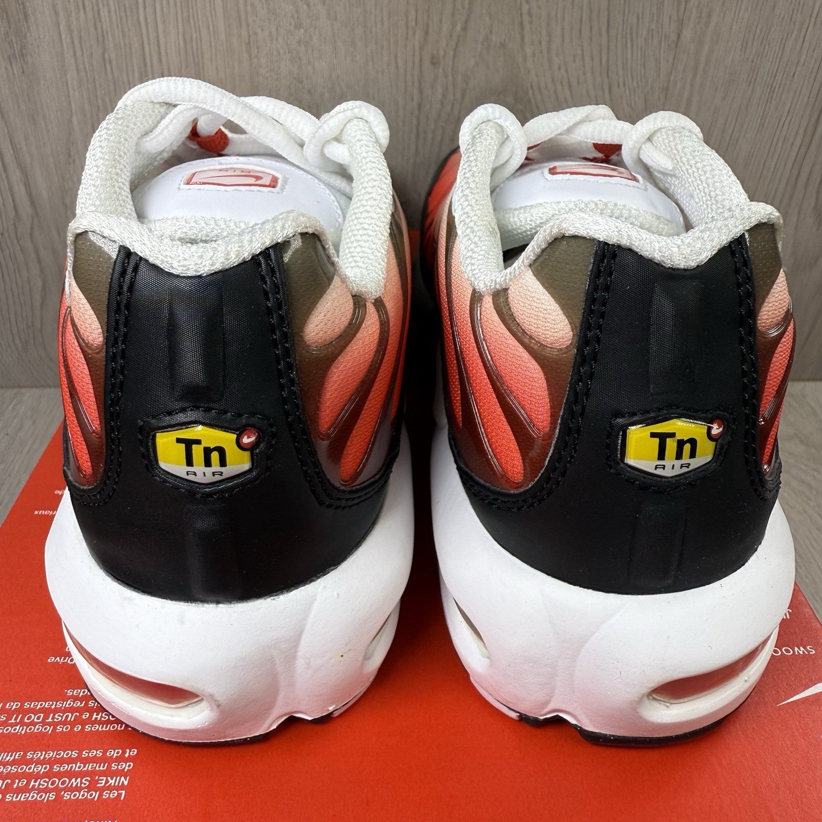 Nike Air Max Plus TN Trainers Fire White Red Size UK5 FD9768-1003