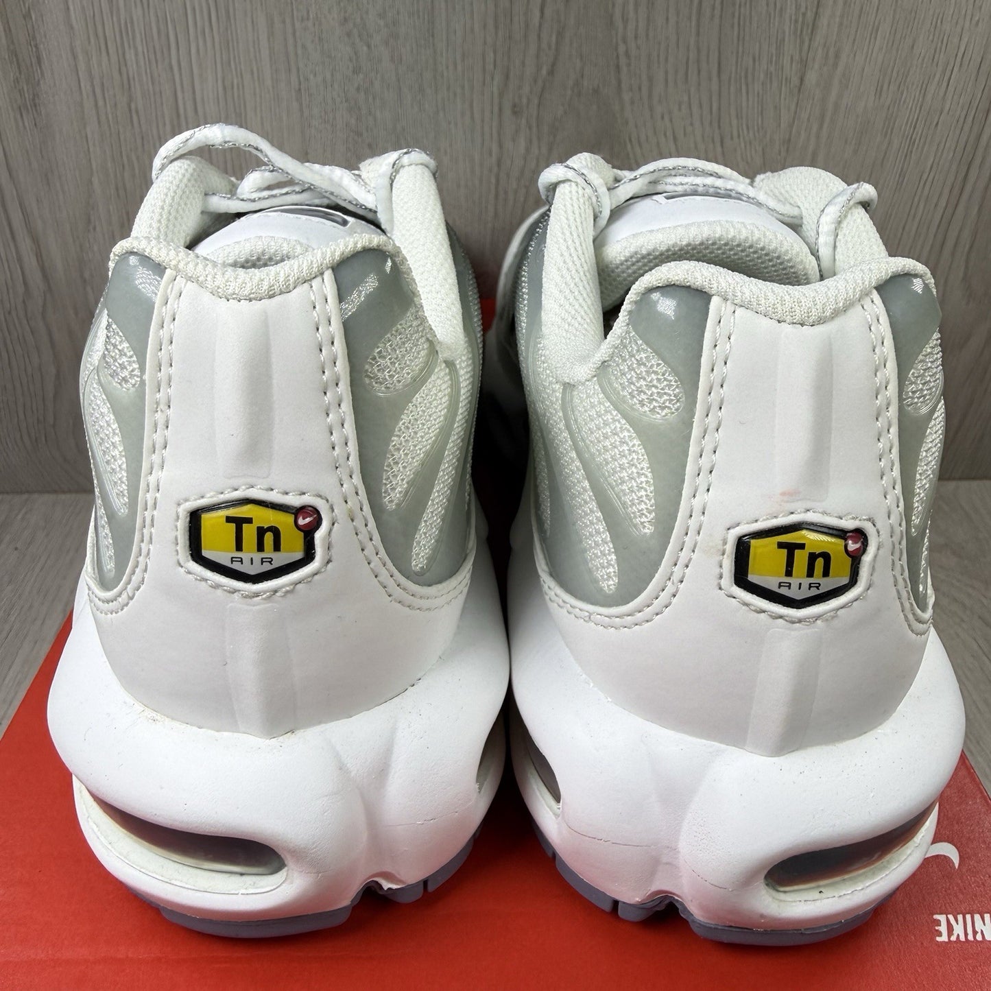 Nike Air Max Plus TN Trainers Smoke Grey White Size UK6.5 FQ2892-1003