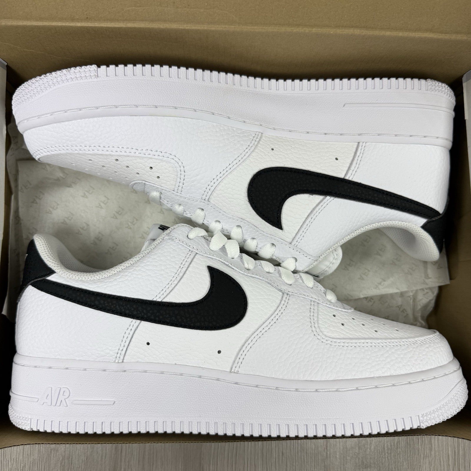 Nike Air Force 1 Low Trainers Pebbled White Black Size UK8 CT2302-1000