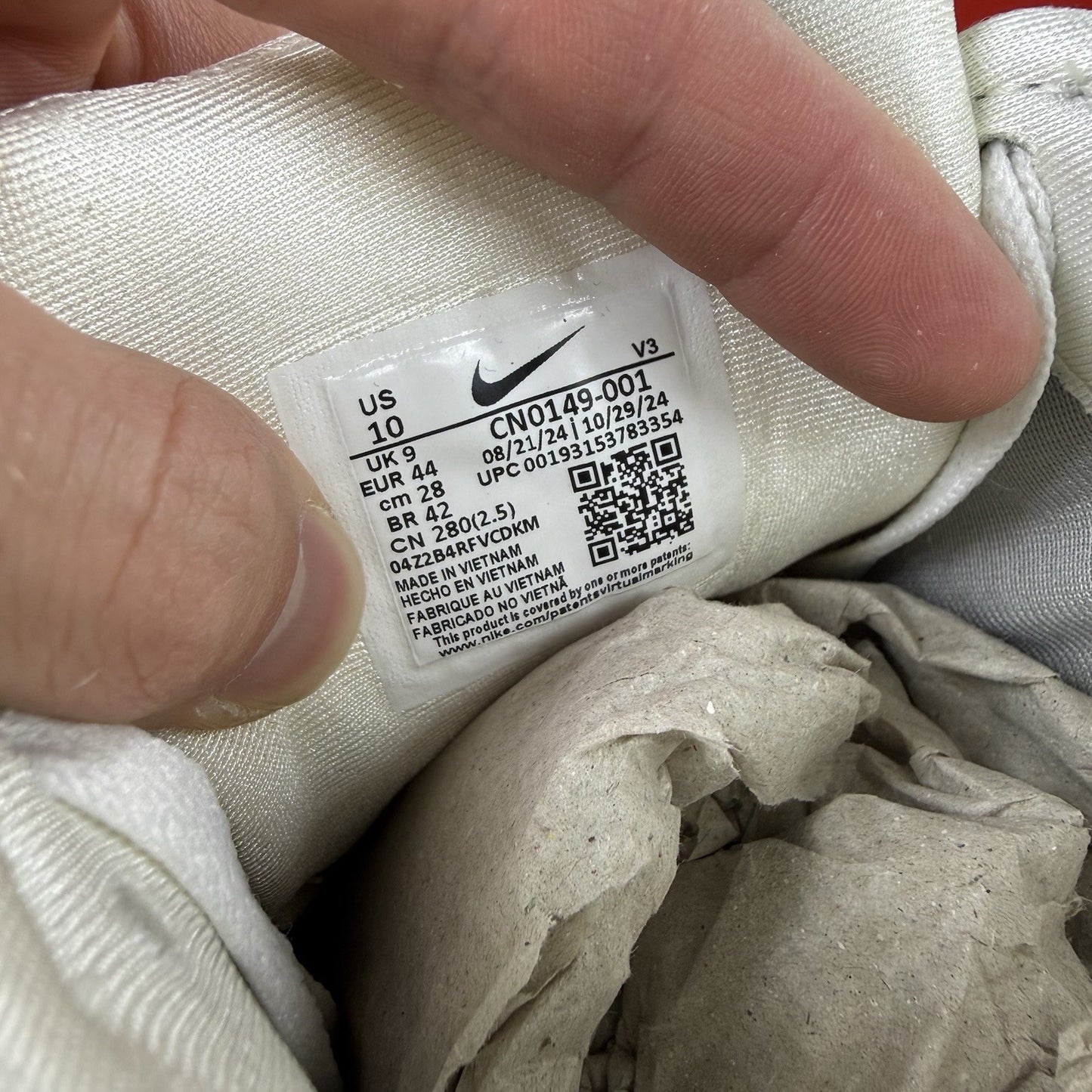 Nike P-6000 Trainers Metallic Silver White Size UK9 CN0149-0015