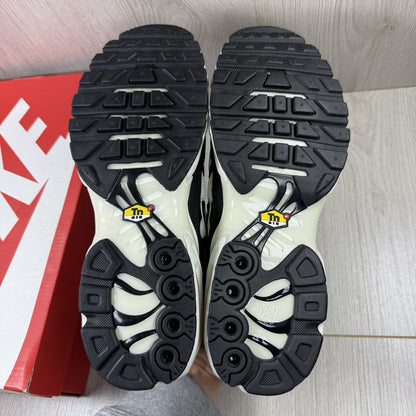 Nike Air Max Plus TN Trainers Panda Black White Size UK7 FV6264-00113