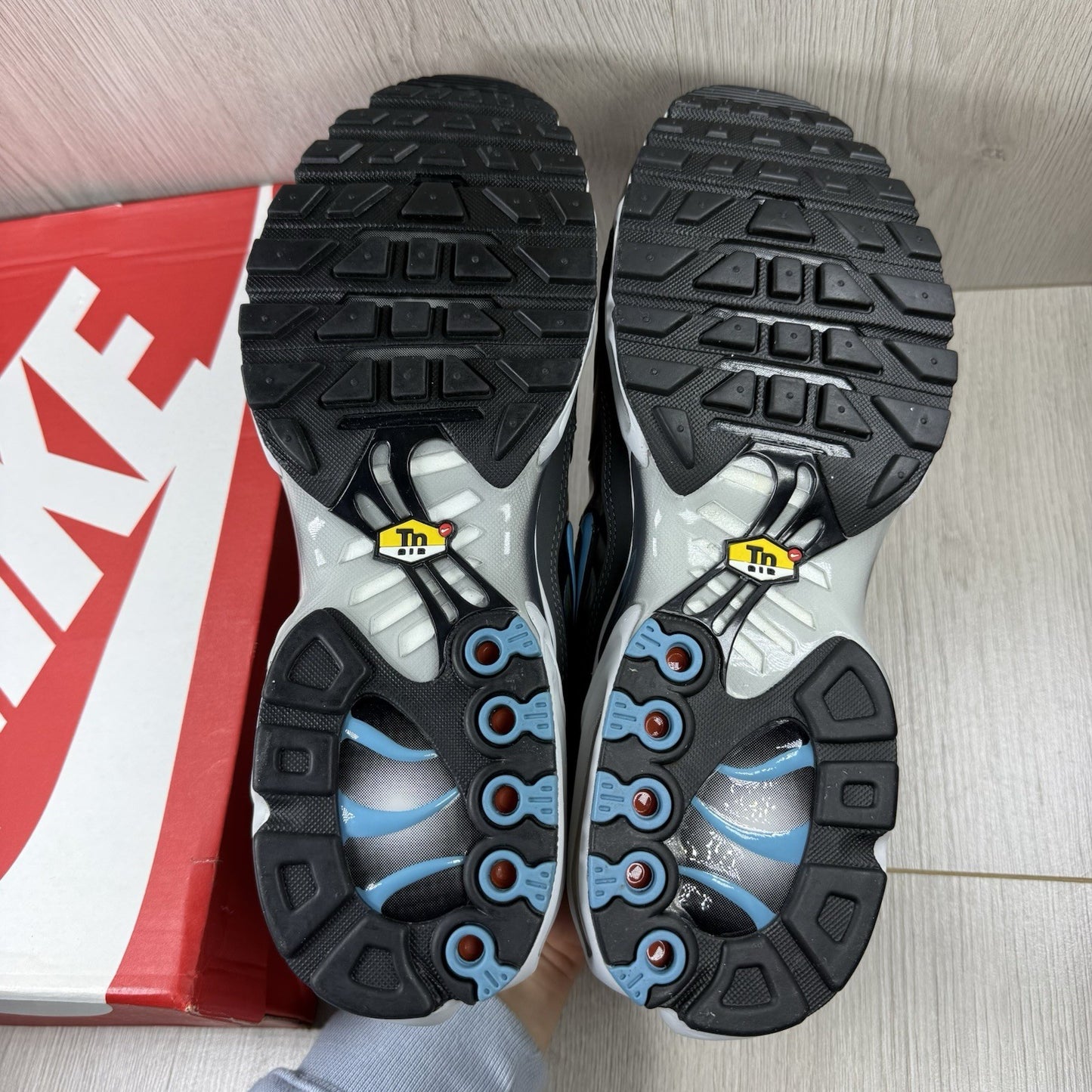 Nike Air Max Plus TN Trainers Iridescent White Size UK11 HV2525-0015