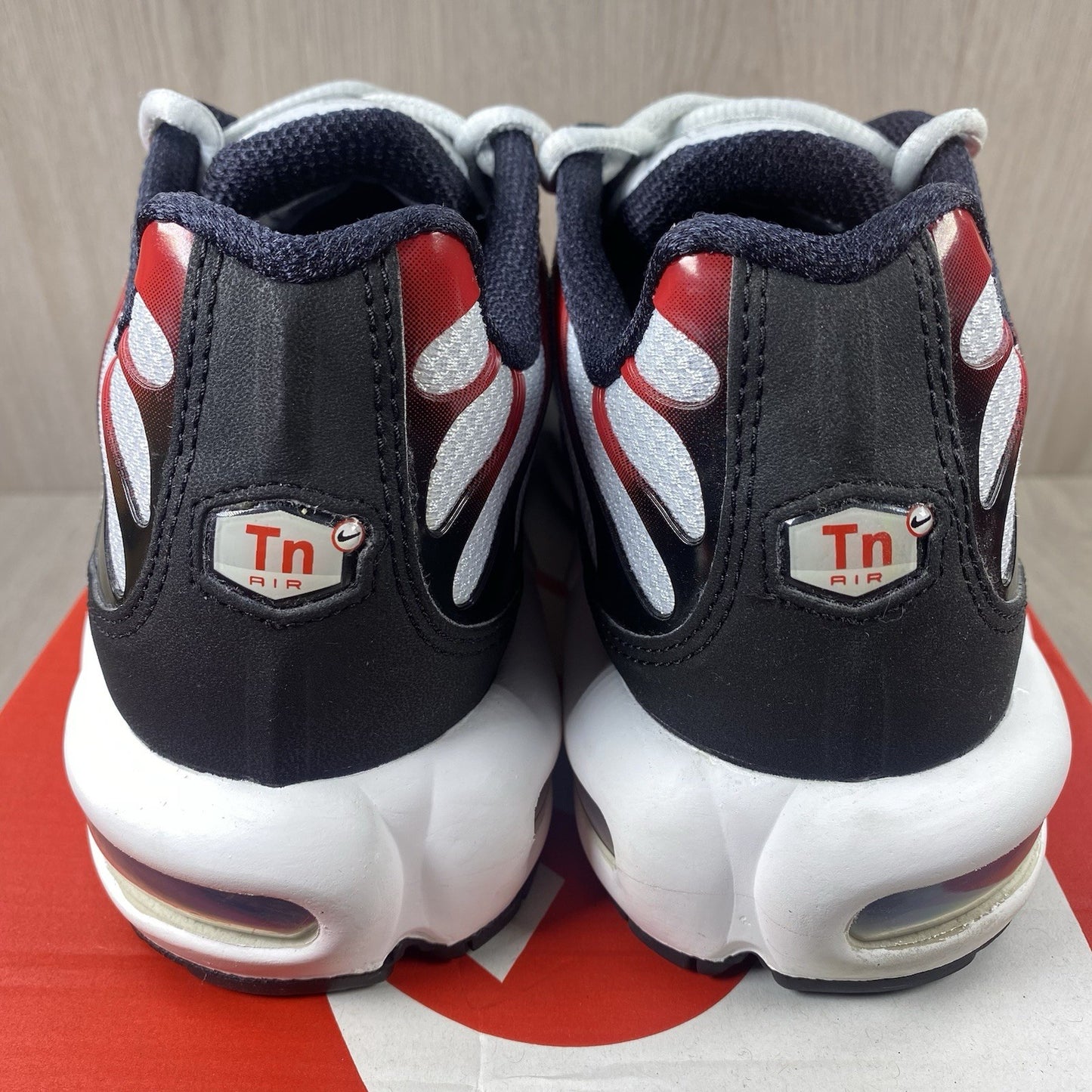 Nike TN Air Max Plus Trainers Pure Platinum Black Red Size UK8.5 FN6949-0025