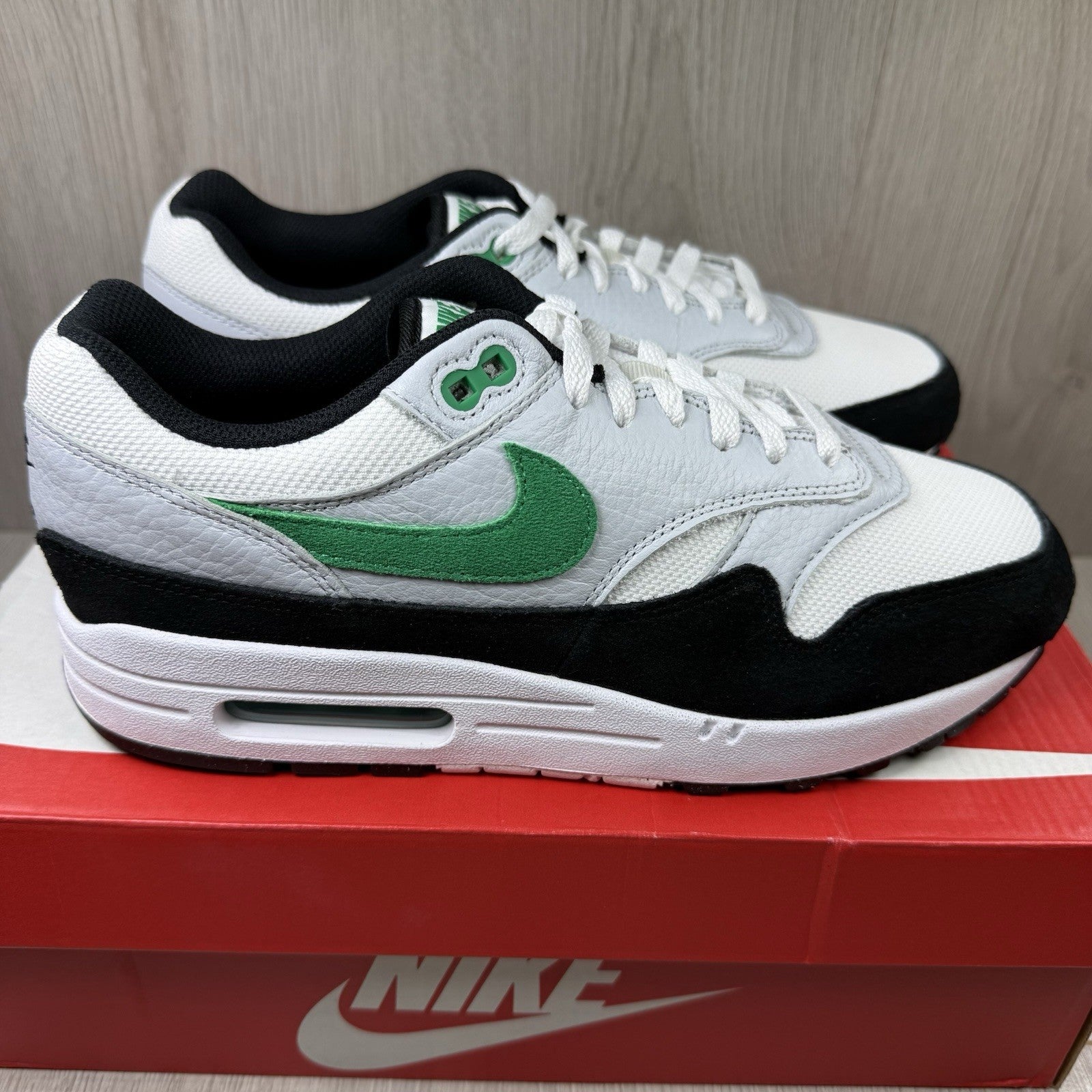 Nike Air Max 1 Trainers White Black Stadium Green Size UK8.5 FN6952-1001