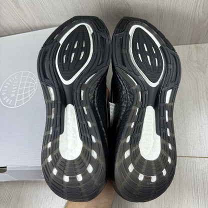 Adidas Ultra Boost 22 Trainers Triple Black Size UK10 EU42 2/3 GZ01277