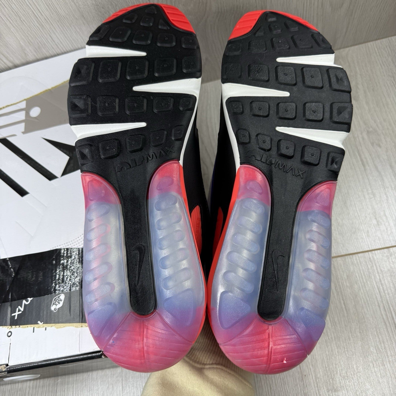 Nike Air Max 2090 Evolution Of Icons White Black Size UK9.5 DA9357-1004