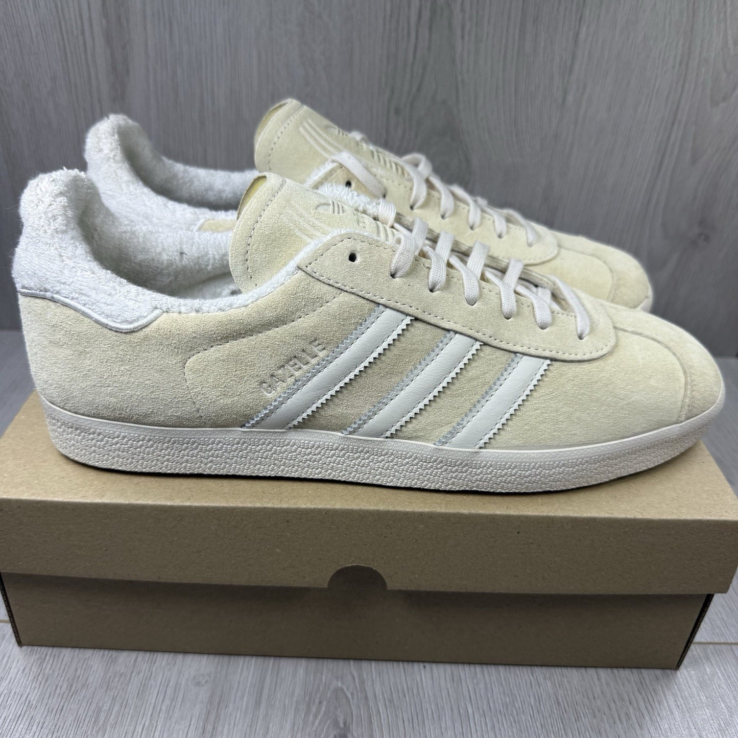 Adidas Gazelle Trainers Ecru Tint Beige White Size UK11 EE55016