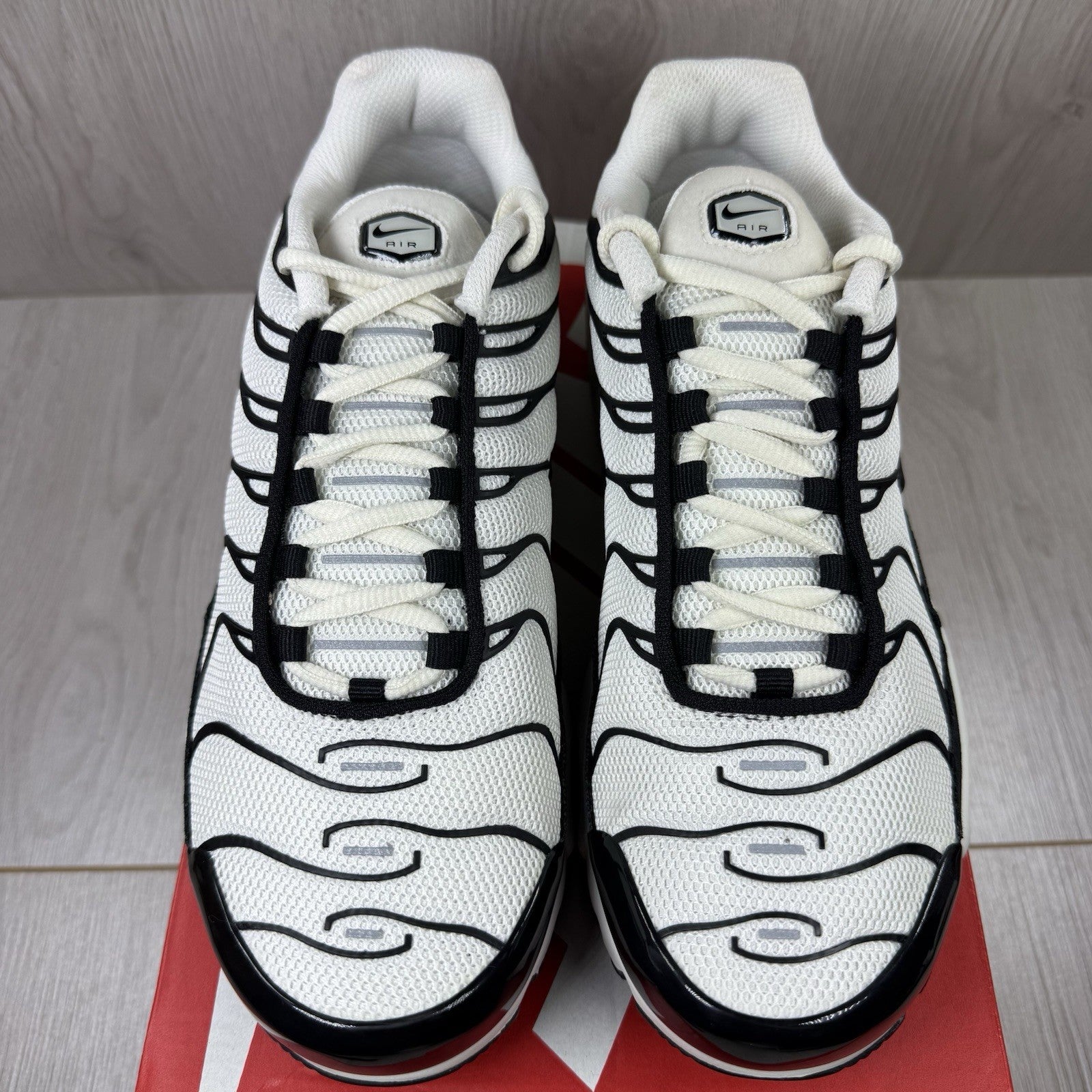 Nike Air Max Plus TN ESS Trainers Panda White Size UK6.5 FV6264-0012